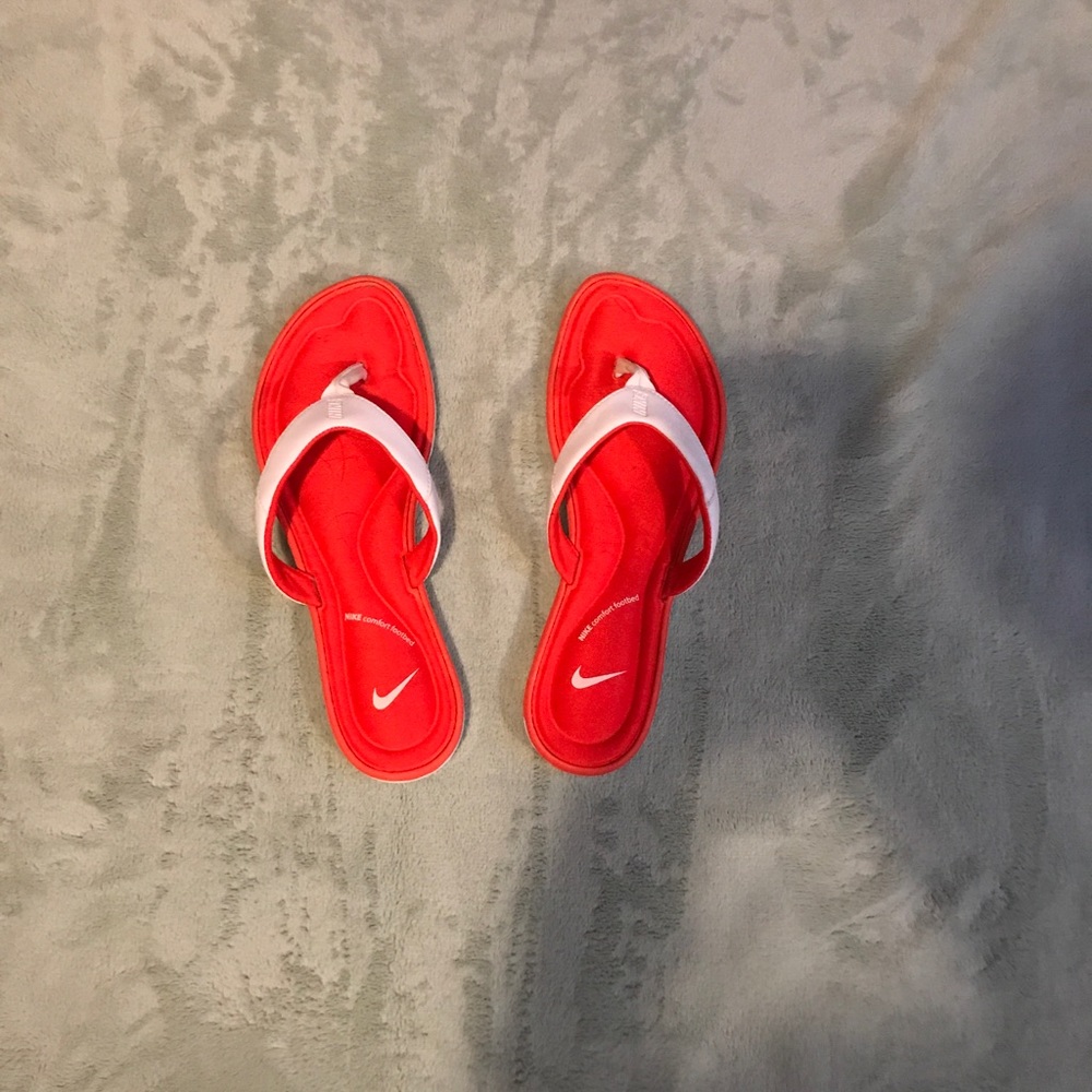Nike flip flops